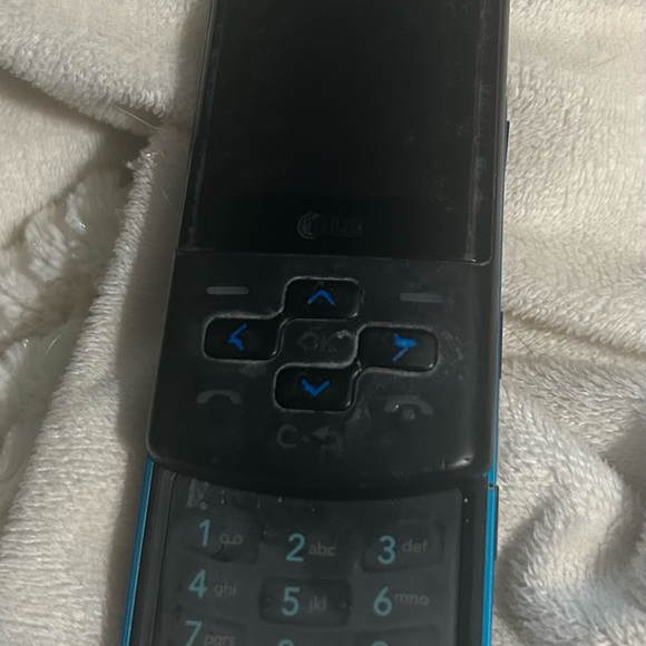 Colllector’s slide black phone AT&T - Picture 6 of 6